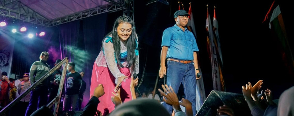 Bupati Kuansing Suhardiman Hadiri Konser Musik Spesial Festival Pacu Jalur Hulu Kuantan