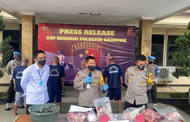 Astaga! 2 Pedagang Ditangkap Usai Ubah Daging Babi Jadi Mirip Daging Sapi, Katanya Sudah 63 Ribu Kg yang Terjual Selama Setahun