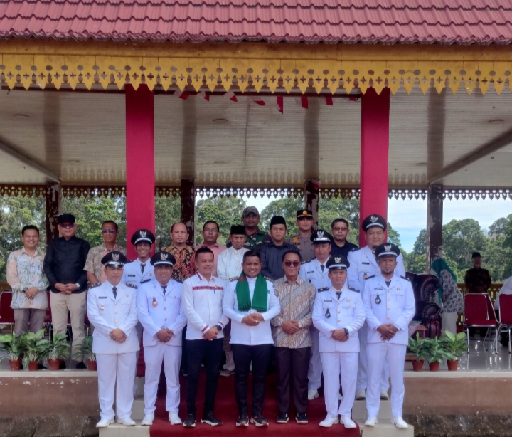 Bupati Pelalawan Lantik Kepala Desa Kecamatan Langgam