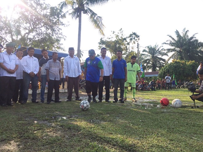 Cagubri Rusli Effendi Tendang Bola, Turnamen Desa Tandun Resmi Dibuka