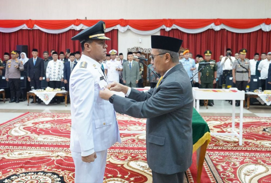 Gubernur Riau Resmi Lantik Suhardiman Amby Sebagai Bupati Kuansing