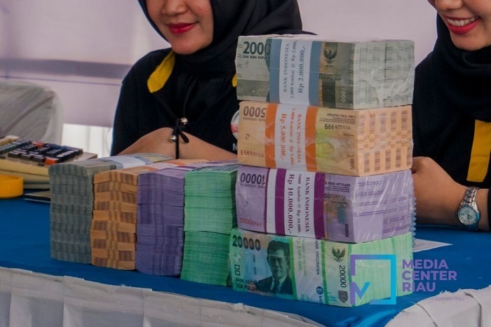 CATAT! THR Wajib Dibayar Penuh Paling Lambat 8 Maret