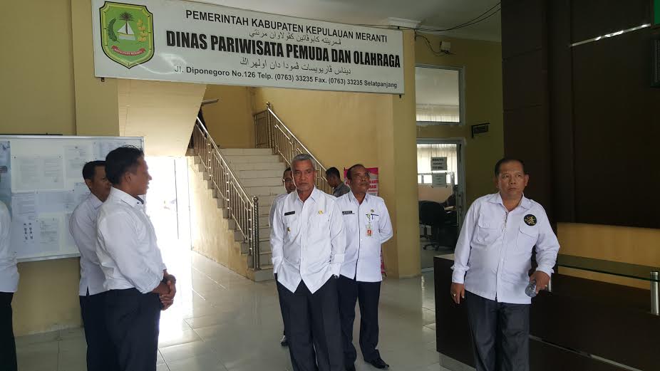 Wabup Meranti Sidak Kantor Disdik dan Disparpora