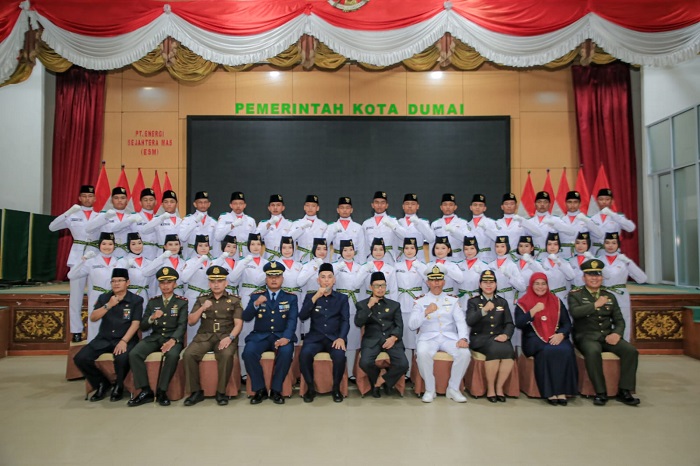 Berlangsung Khidmat, Wali Kota Dumai Kukuhkan Paskibraka 2023