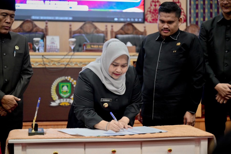 Bupati Berama DPRD Bengkalis Teken Perubahan APBD 2026 Sebesar Rp3,578 Triliun