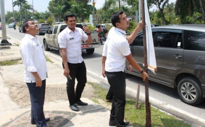 Bapenda Pekanbaru Amankan Reklame yang Miliki Izin