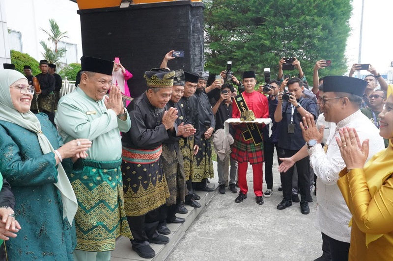 Penjabat Gubernur Riau Rahman Hadi Mendarat di Pekanbaru