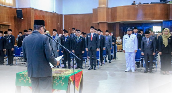 Sekda Lantik 79 Pejabat Pemerintah Kota di Balai Sri Tanjung