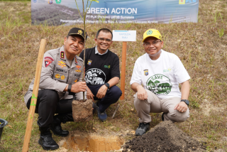 Kesadaran Kolektif Hijaukan Riau: PLN, Unilak, dan Polda Sinergi Tanam Pohon