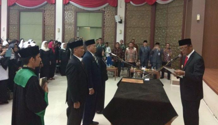 Azis Zaenal Kukuhkan 551 Kepala Sekolah di Kampar