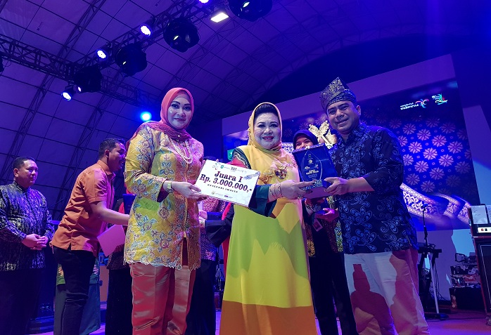 Pamerkan Proses Pembuatan Kertas, RAPP Raih Juara I Stan Terbaik di Riau Expo 2018