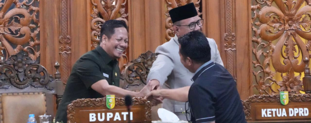 Wabup Hadiri Paripurna DPRD Kuansing , Seluruh Fraksi Setuju Ranperda Masyarakat Hukum Adat Disahkan