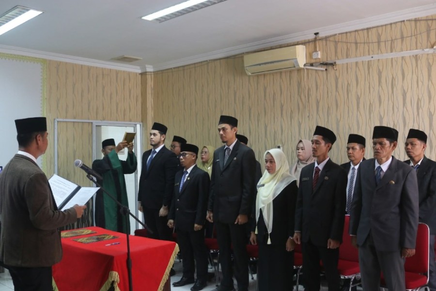 Sekda Meranti Lantik 13 Pejabat, Tekankan Integritas dan Profesionalisme