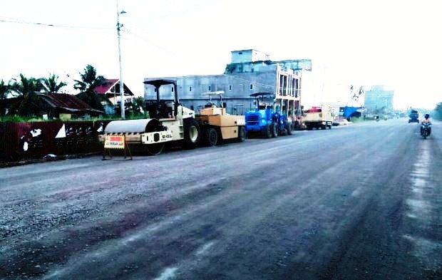 Pemkab Inhil Komitmen Tuntaskan Proyek Pembangunan Jalan Tembilahan-Tempuling Sepanjang 21,49 Km