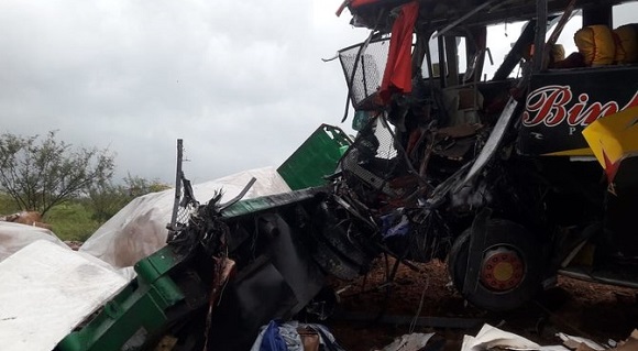Bus Bintang Utara Seruduk Truk, Sebelas Orang Luka-luka, Satu meninggal 