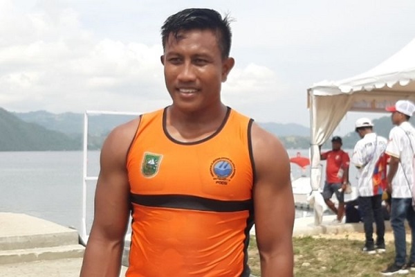 HOREE... Maizir Riyondra Raih Emas Pertama untuk Riau dari Nomor Dayung 1.000 Meter