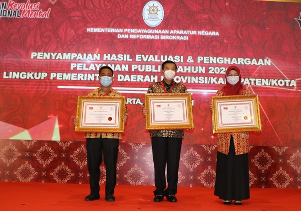 Hattrick, Pemko Pekanbaru Raih Penghargaan Pelayanan Prima Nasional