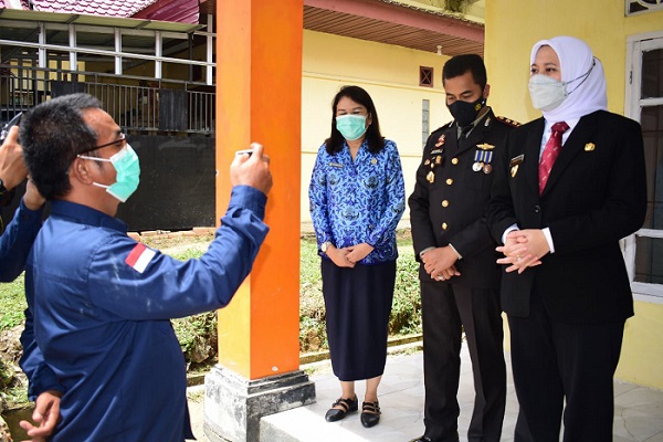 Bupati Rezita Tinjau Pembangunan Laboratorium PCR RSUD Indrasari Rengat 