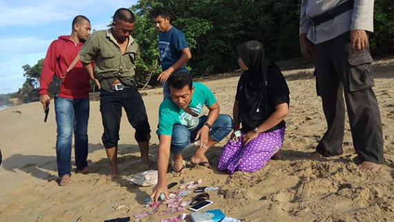 Ngaku Wisatawan, Pasangan Suami Istri Asal Medan Ditangkap Warga, Ternyata Mereka Jambret Sadis..