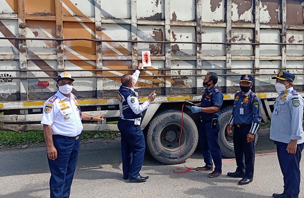 Dishub Rokan Hulu-Polres Gelar Razia Truk ODOL, 2 Putar Balik, 10 Dilakukan Tilang.