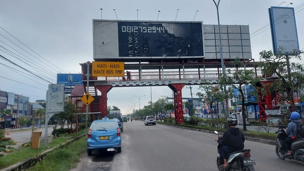 Langgar Norma Sosial, Bapenda Pekanbaru Cabut Iklan Deterjen di JPO MTC Giant