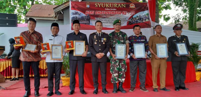 HUT Bhayangkara ke-73 di Kabupaten Pelalawan, PT RAPP Raih Penghargaan