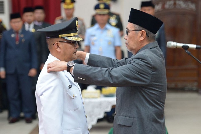 SAH! Firdaus Jabat Pj Bupati Kampar, Muflihun Penjabat Wali Kota Pekanbaru