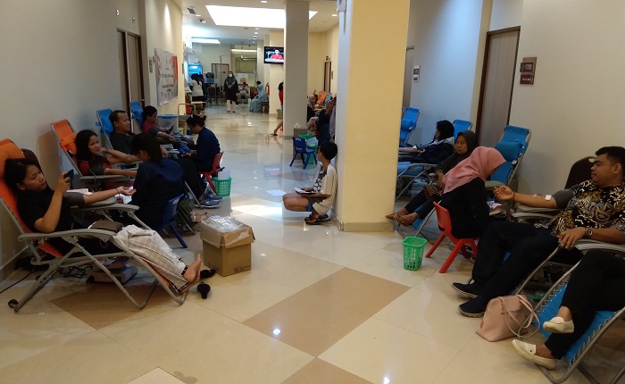 Peringati Hari Kanker Sedunia, Eka Hospital dan PMI Pekanbaru Gelar Donor Darah