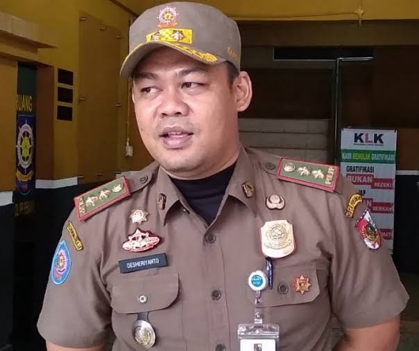 Satpol PP Pekanbaru akan Tertibkan PKL di Depan Pemancar RRI Jalan HR Soebrantas