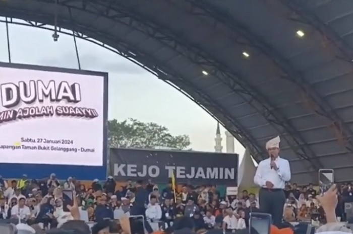 Anies Disambut Ribuan Massa Kampanye di Kota Dumai; Presiden...Presiden...