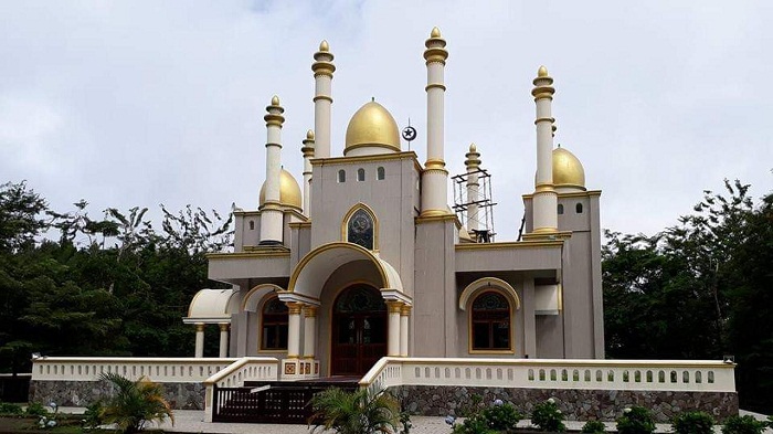 Heboh! Ada Masjid Megah Bak Istana di Tengah Hutan, yang Penasaran Ini Videonya
