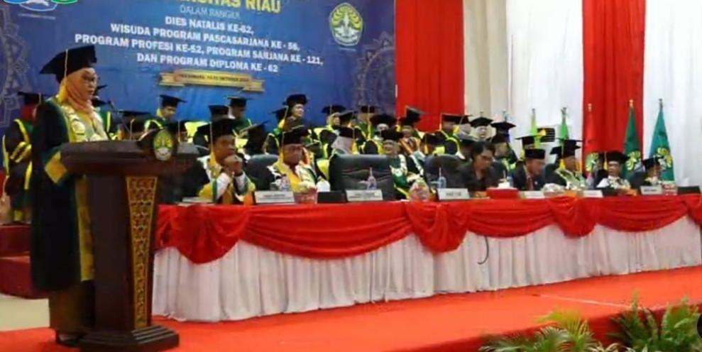 Universitas Riau Wisuda 2.415  Sarjana dan Diploma