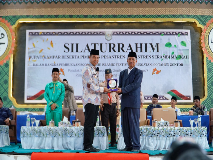 Bupati Kampar Silaturahmi dengan Pimpinan Pesantren - Pesantren Kab. Kampar dalam rangka Scout Game Islamic Festival 100 Tahun Gontor