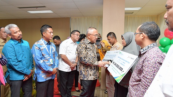 Bank Riau Kepri Bersama BPJS Ketenagakerjaan Serahkan Santunan Kepada Ahli Waris