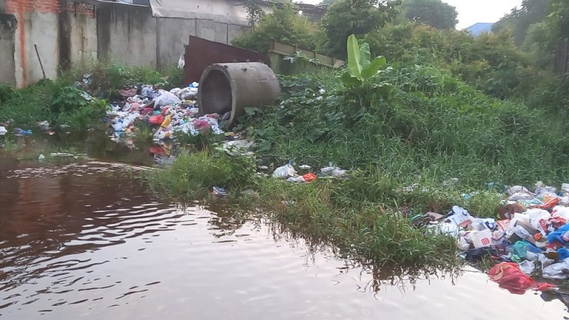 Warga Jalan Gulama Marpoyan Damai  Keluhkan Tumpukan Sampah