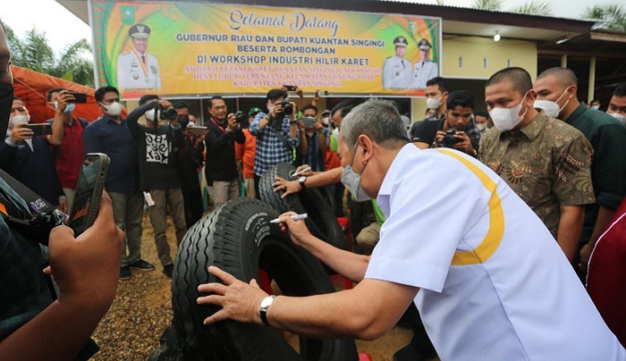 Syamsuar  Dorong Pengembangan Industri Hilir Karet di Kuansing