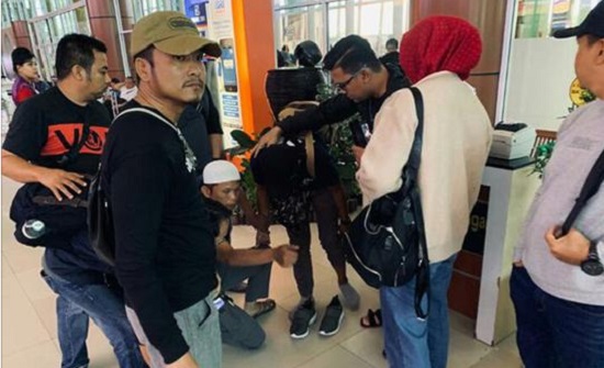 Polisi Amankan Dua Orang Terduga Kurir Sabu di Bandara SSK II Pekanbaru