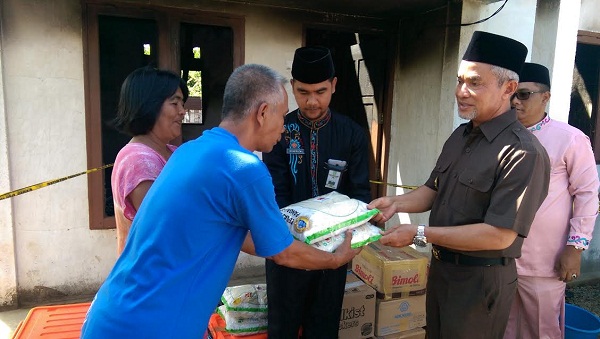 Wabup Tinjau Lokasi Kebakaran di Gelora, Ucap Bela Sungkawa Sekaligus Serah Bantuan