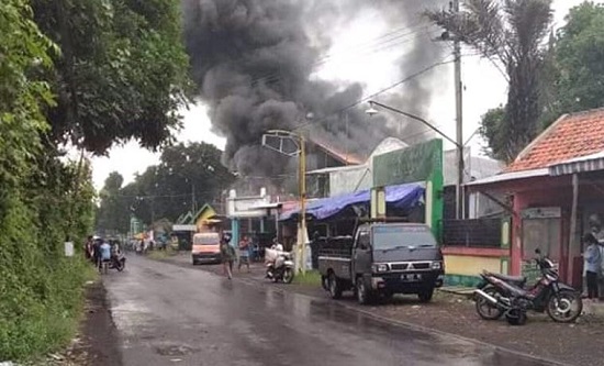 Selamatkan Warga Saat Kebakaran SPBU, Tiga Anggota TNI Cedera Terkena Ledakan