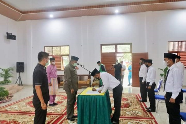 Bupati Siak Lantik 9 Bapekam di Kantor Camat Tualang, Ini Pesannya...