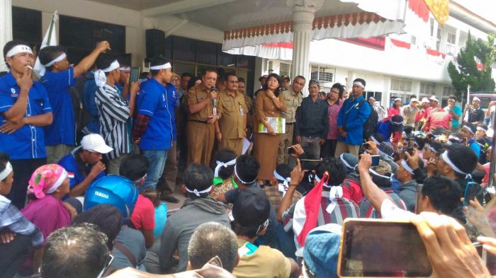 Demo di Disnakertrans Riau, Ini Tuntutan Buruh PT Duta Palma