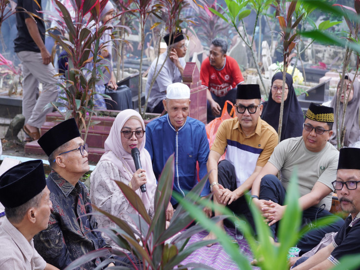 Jelang Ramadhan, Wakil Bupati Kampar Laksanakan Ziarah Kubur di Kubang Raya dan Perupuk