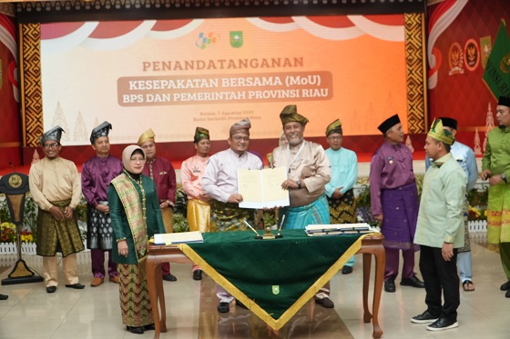 Wujudkan Satu Data Indonesia, Pemkab Rohil Bersama BPS Tanda Tangani MoU