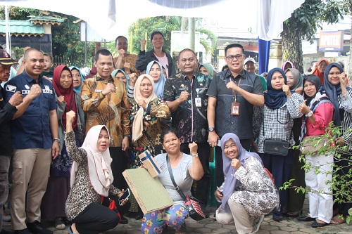 Tinjau GPM  di Maharatu dan Perhentian Marpoyan,  Muflihun: Ini Upaya Pemko Sediakan Pangan Murah