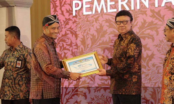 Raih Nilai A, Pemko Pekanbaru Peroleh  Penghargaan Kearsipan Nasional