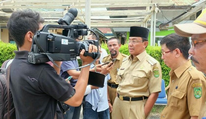 Bupati HM Wardan akan Relokasi Warga di Bantaran Sungai Indragiri