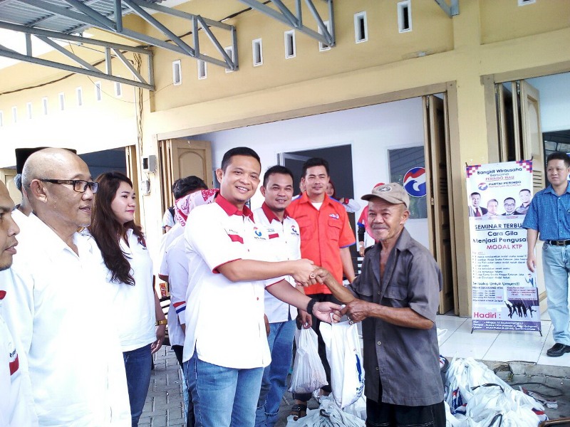 BERKURBAN...DPW Perindo Riau Bagikan 1.000 Paket Daging Kurban