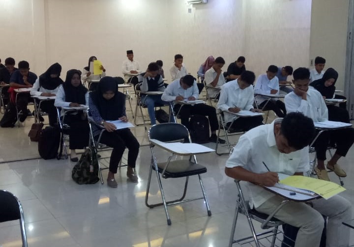 597 Calon Mahasiswa Ikuti Ujian Masuk Politeknik Negeri di Kampus Polbeng