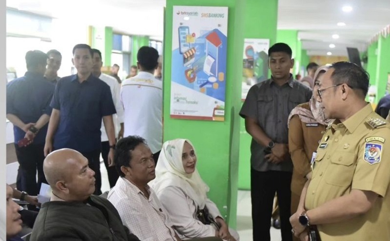 Pj. Gubernur Riau Lakukan Peninjauan Mendadak ke Kantor Samsat Pekanbaru Kota