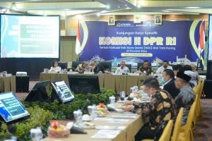 Berpotensi Rugikan Negara Ratusan Triliun, Komisi II DPR RI Periksa HGU Perusahaan di Riau